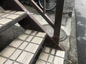 外階段手すり修理箇所塗装後